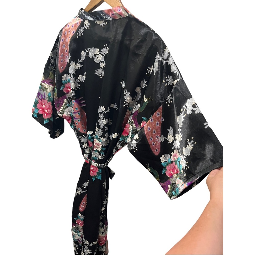 TANGYIHUI SILKY SATIN BLACK FLORAL PEACOCK ROBE WITH MATCHING BELT SIZE XXL - Picture 14 of 16